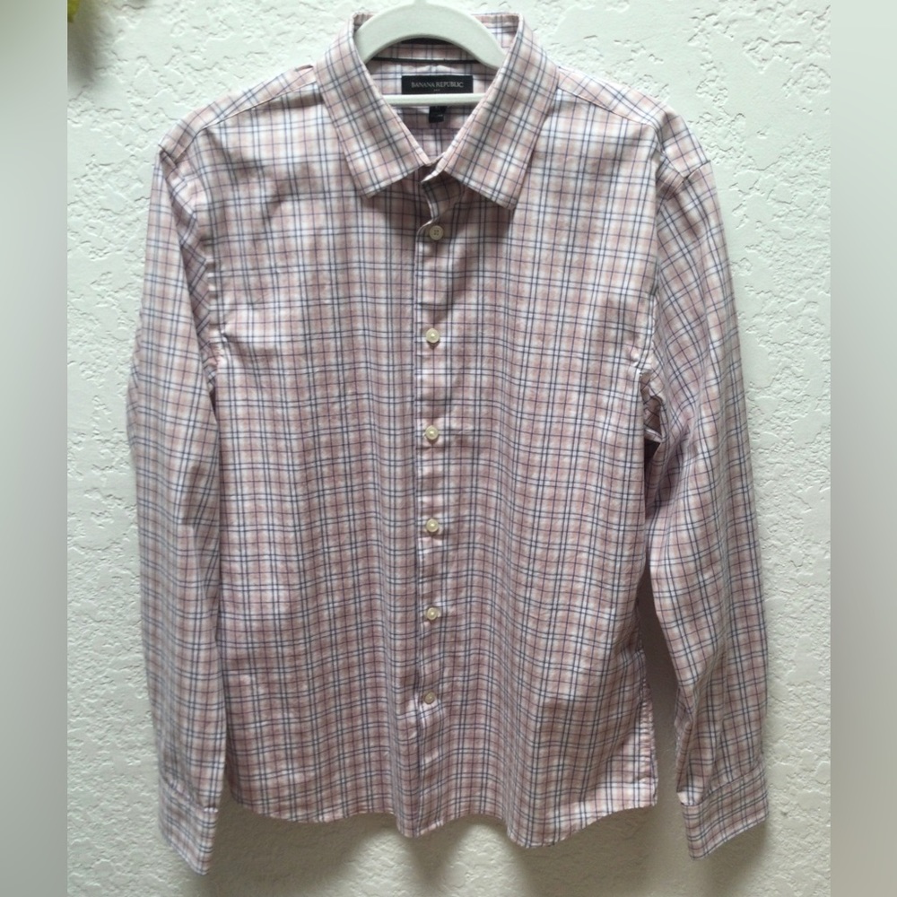 Banana Republic Long Sleeve Dress Shirt - Wrinkle Resistant Untucked Fit